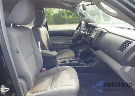 2015 Toyota Tacoma z USA, uszkodzony, nr VIN 5TFTX4CN8FX062155